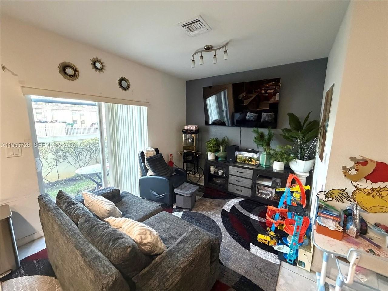 5420 Sw 13th Ct #5420 - Photo 4 of 13