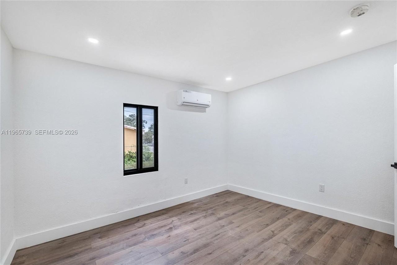 6905 Nw 4th Ct #B - Photo 6 of 9