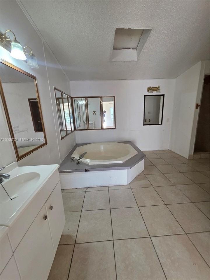 19800 Sw 180th Ave #571 - Photo 2 of 30