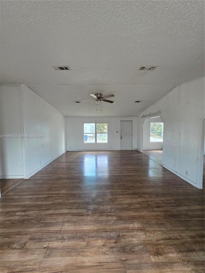 19800 Sw 180th Ave #571 - Photo 5 of 30