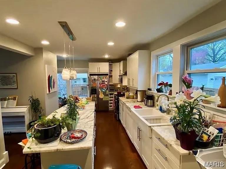 439 Alma Ave - Photo 2 of 10