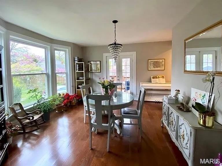 439 Alma Ave - Photo 3 of 10