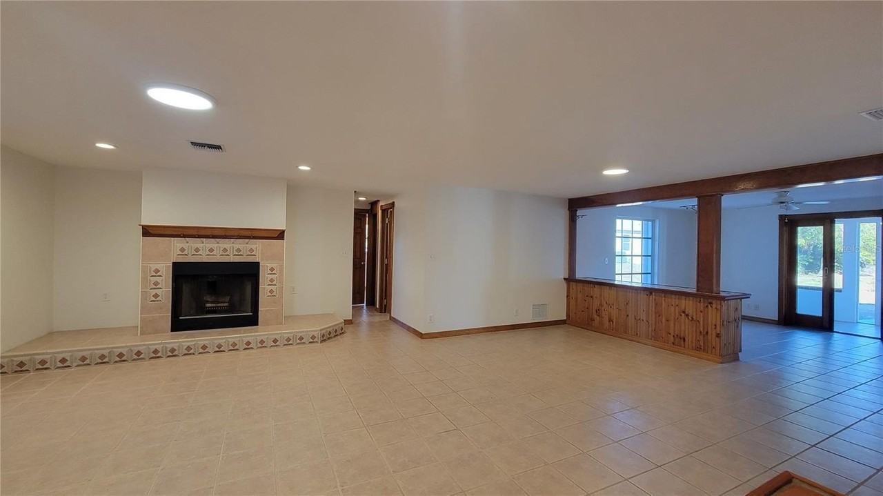 5847 Venisota Rd - Photo 6 of 29