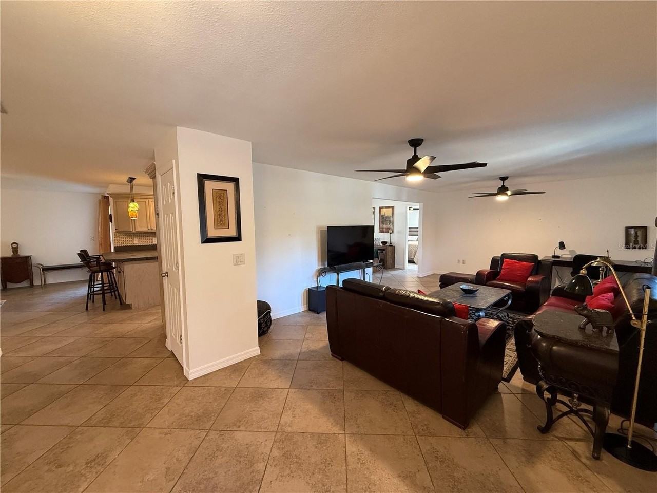 1629 Georgetowne Blvd - Photo 4 of 34