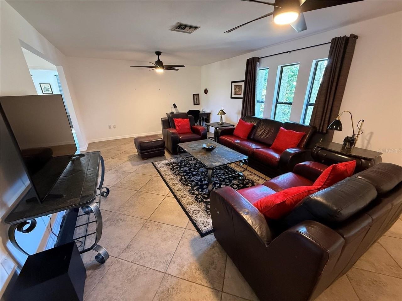 1629 Georgetowne Blvd - Photo 5 of 34