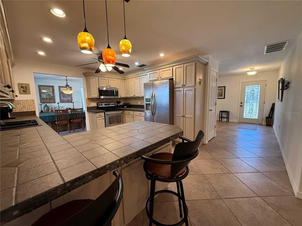 1629 Georgetowne Blvd - Photo 7 of 34