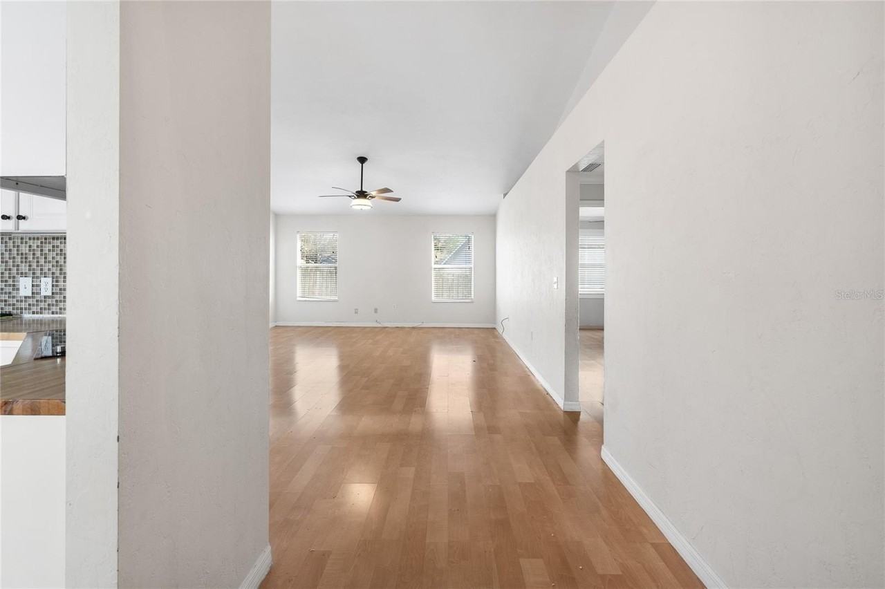 1204 Nw 89th Ter - Photo 6 of 26