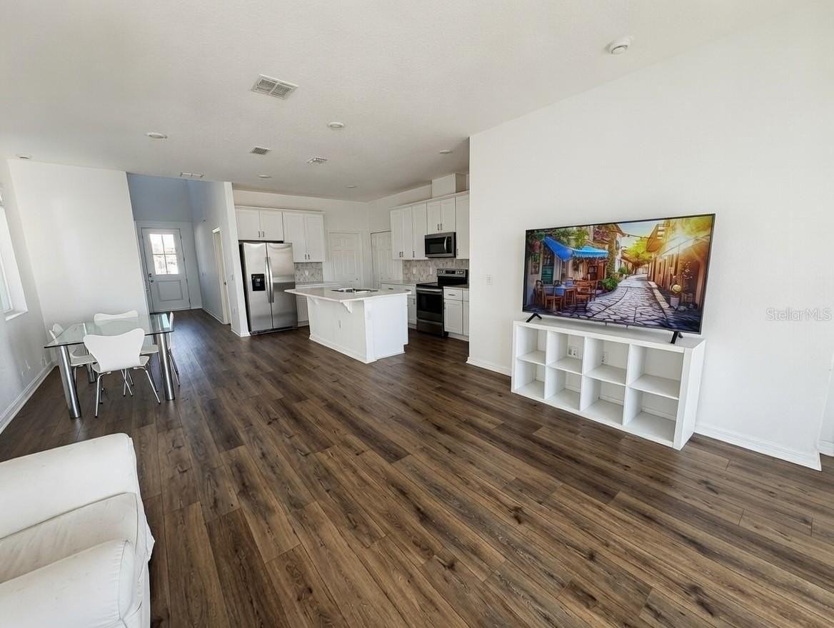 2345 Treasure Hill St - Photo 2 of 20