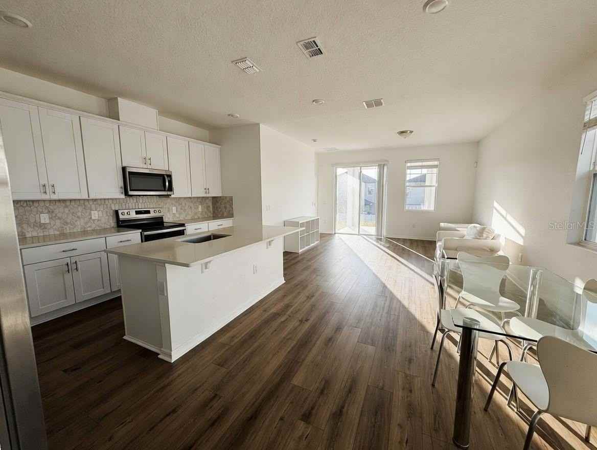 2345 Treasure Hill St - Photo 3 of 20