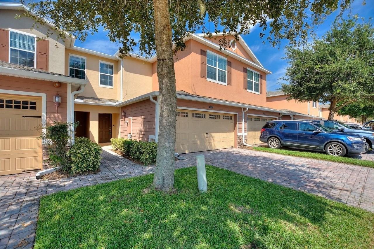 1220 Priory Cir - Photo 2 of 42