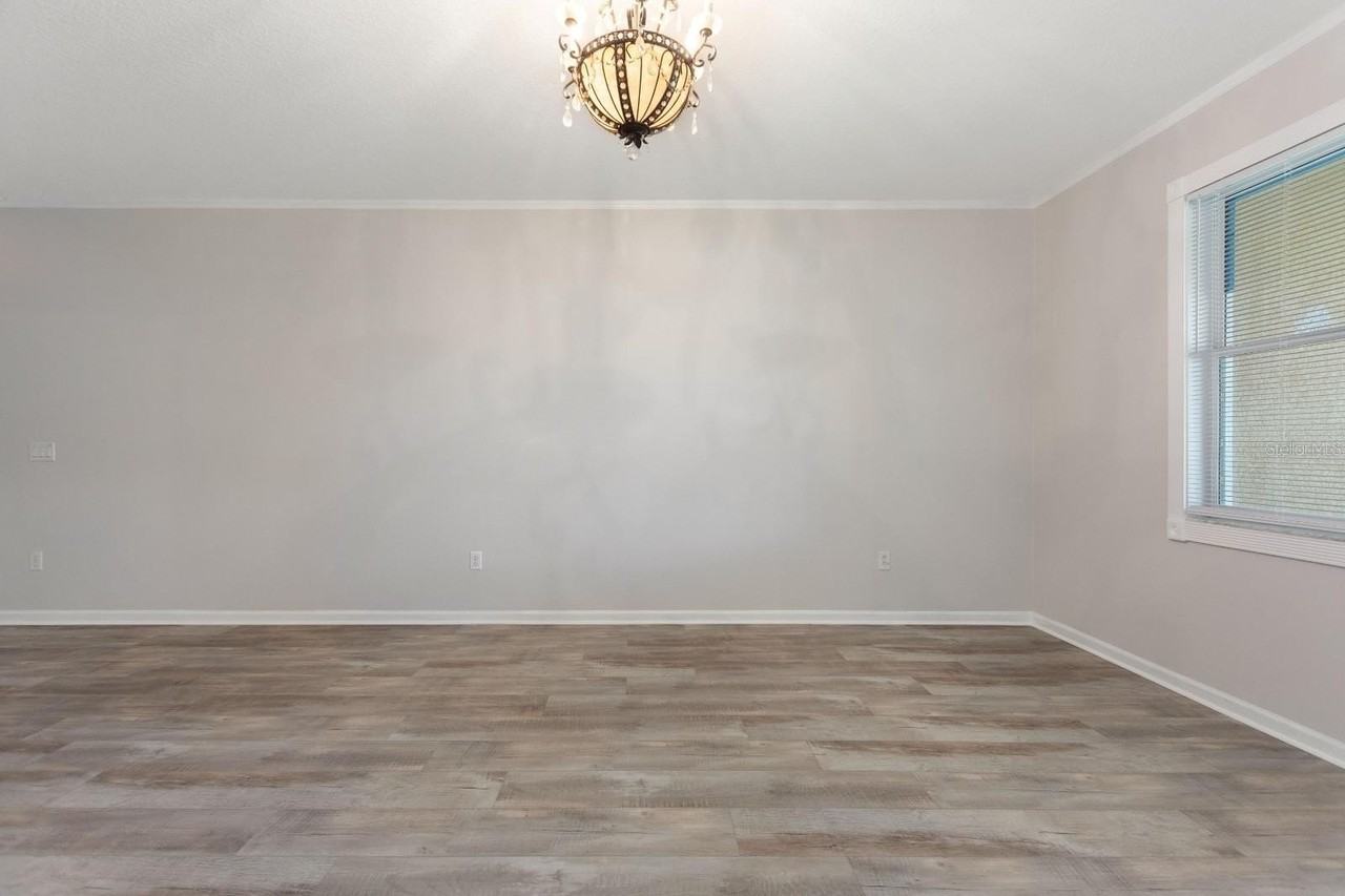 1220 Priory Cir - Photo 7 of 42