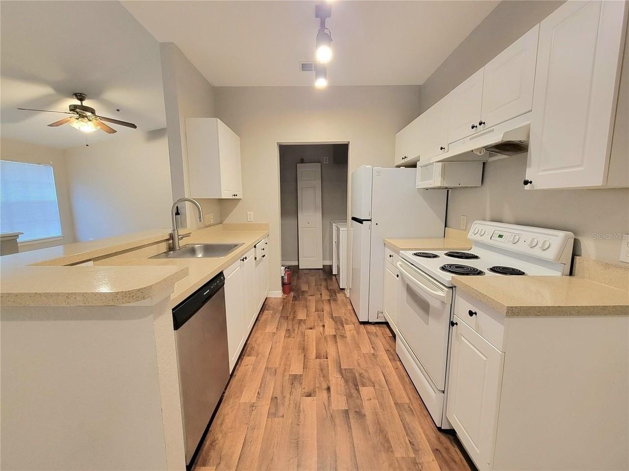 844 Grand Regency Pointe #202 - Photo 7 of 30