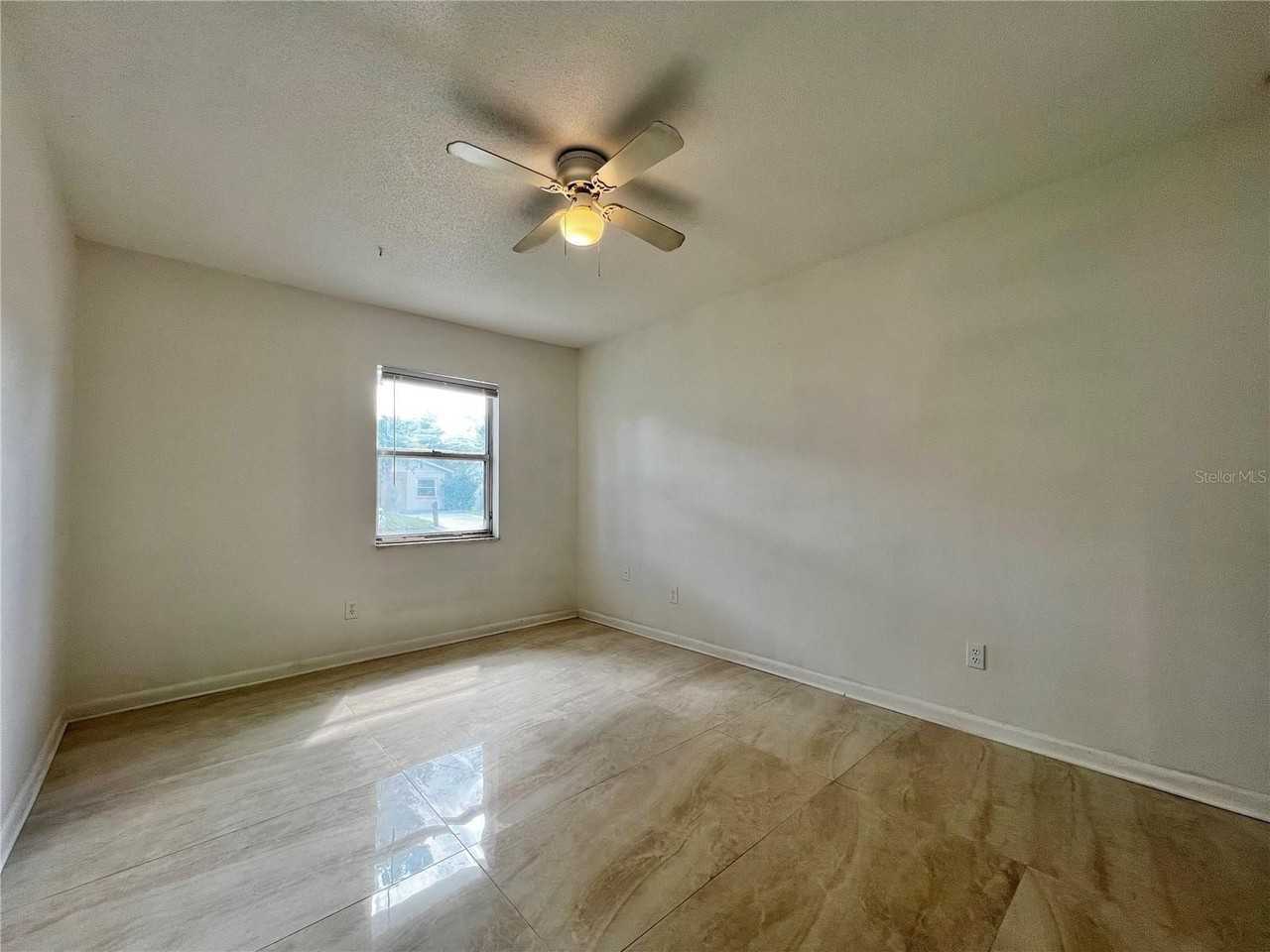 2848 Empire Pl - Photo 3 of 16