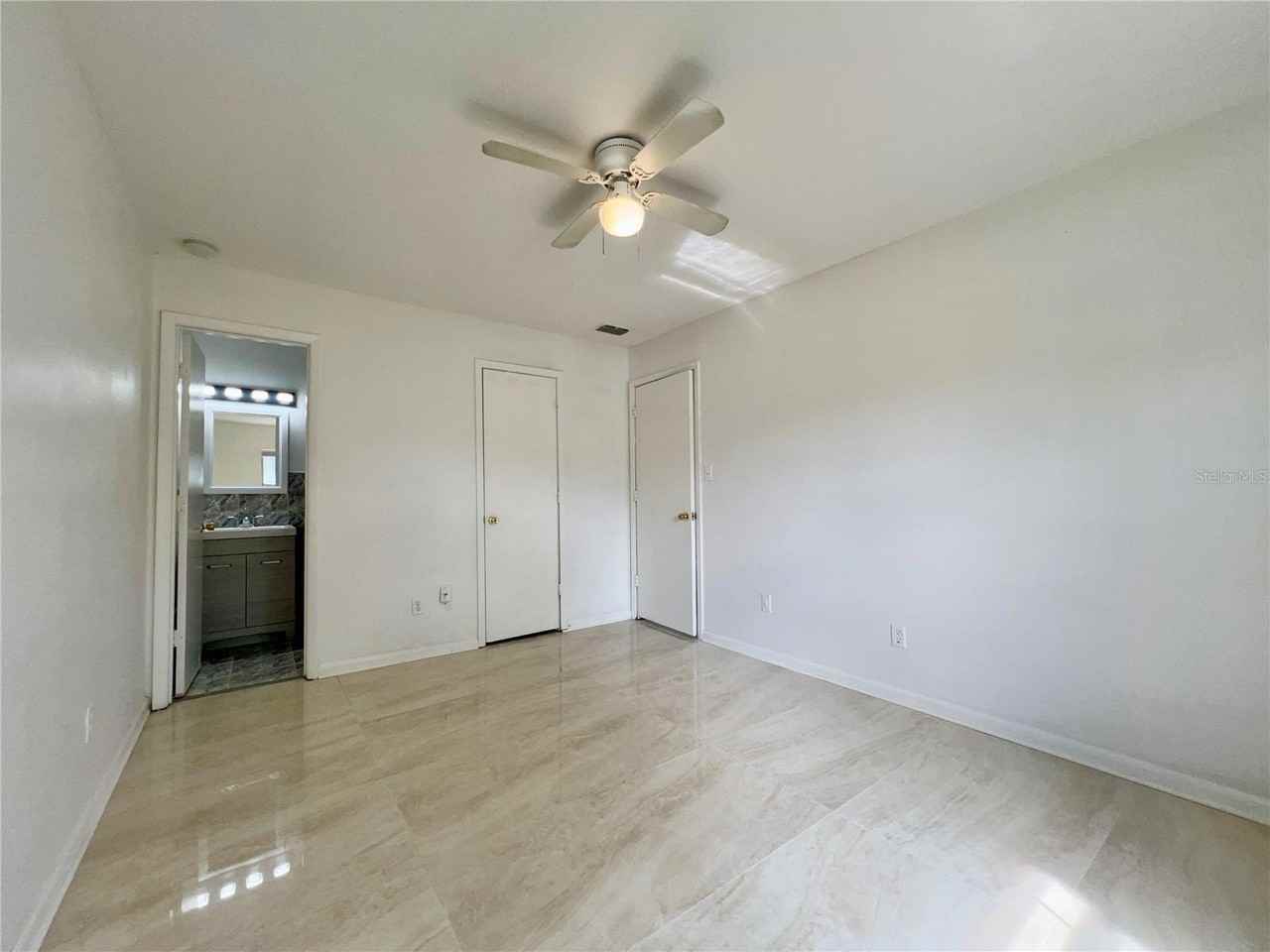 2848 Empire Pl - Photo 4 of 16