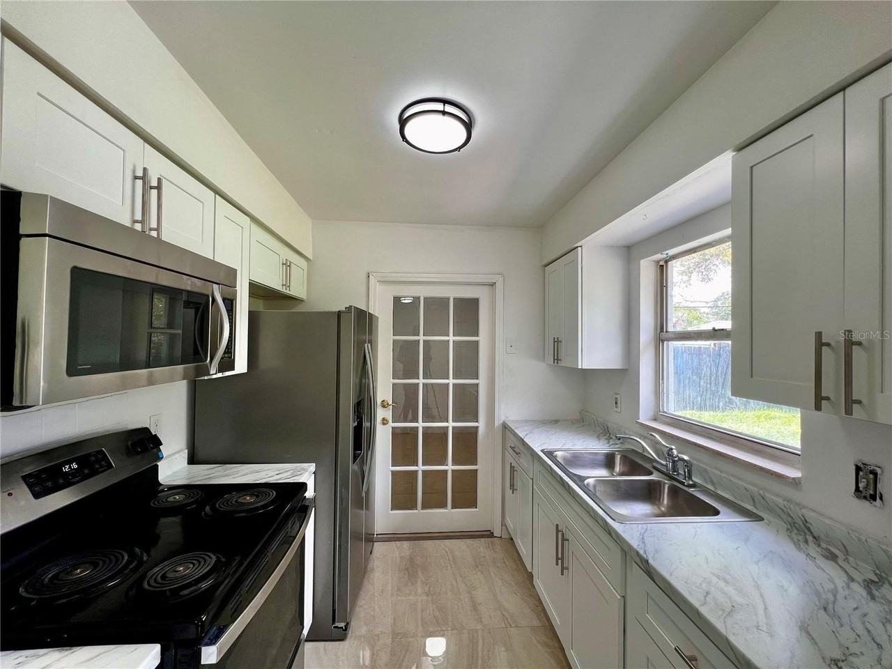 2848 Empire Pl - Photo 5 of 16