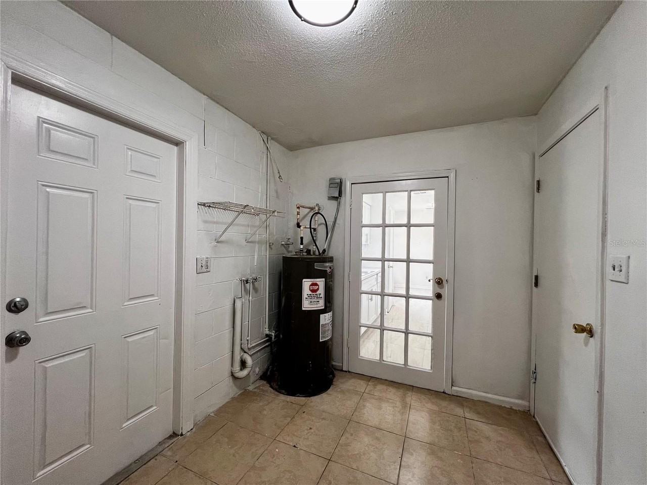 2848 Empire Pl - Photo 6 of 16