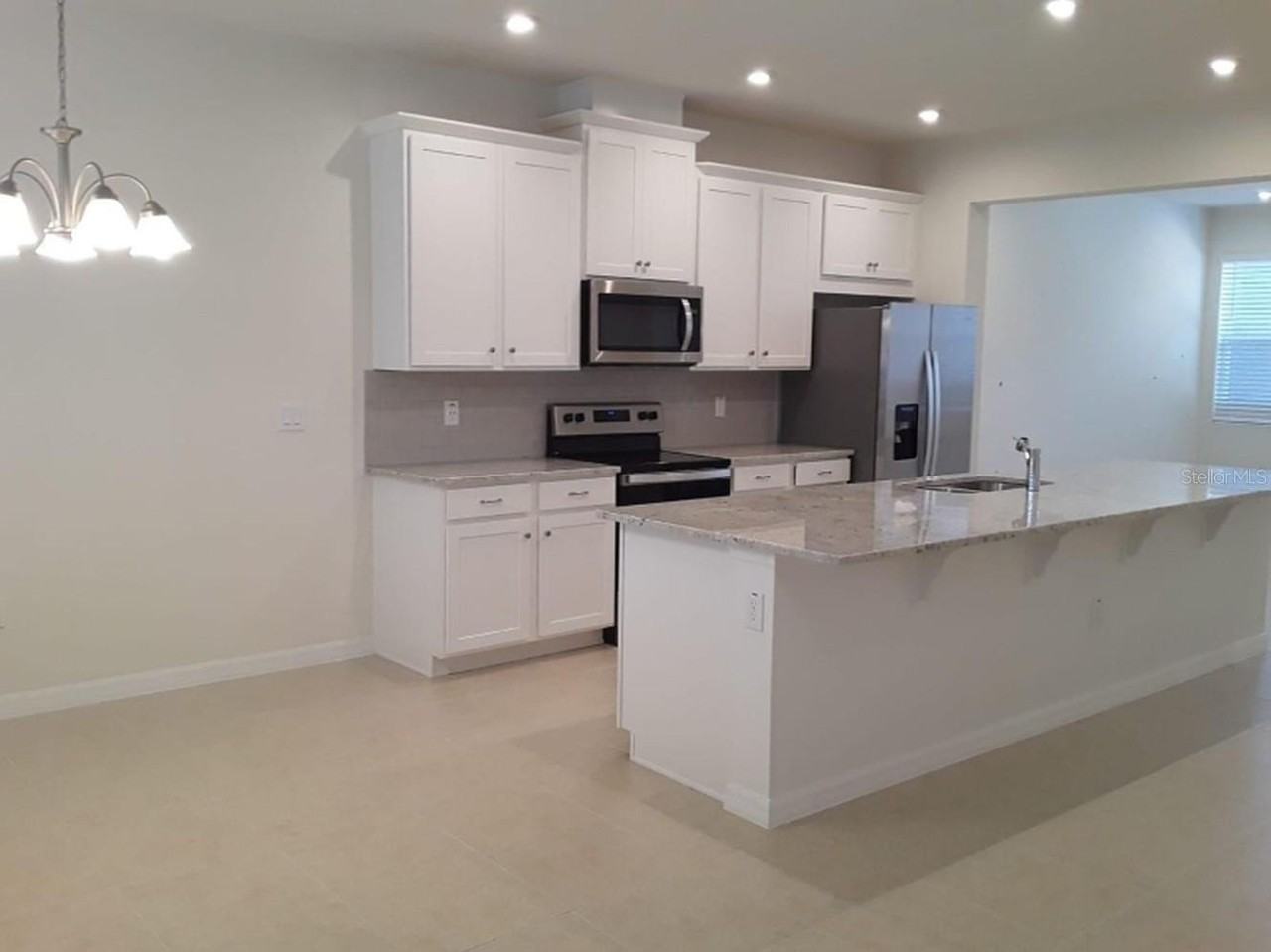 16348 Prairie School Dr - Photo 2 of 12