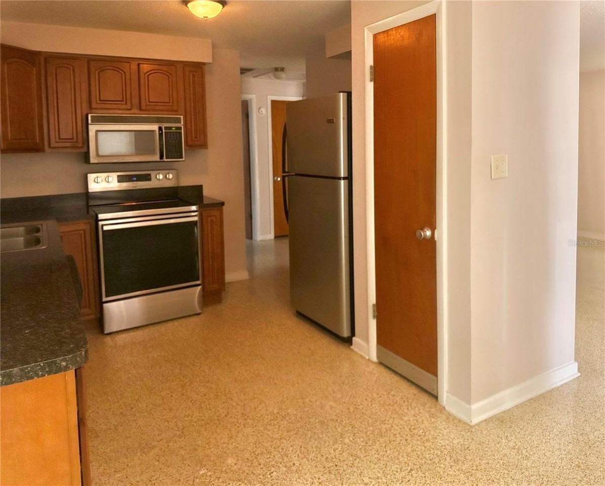 2054 Broadway - Photo 4 of 11