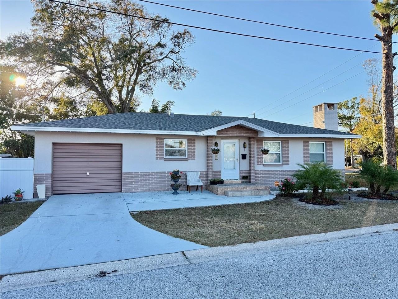 250 Sw Jefferson Cir N