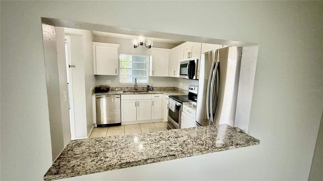 2840 Somerset Park Dr #201 - Photo 6 of 22