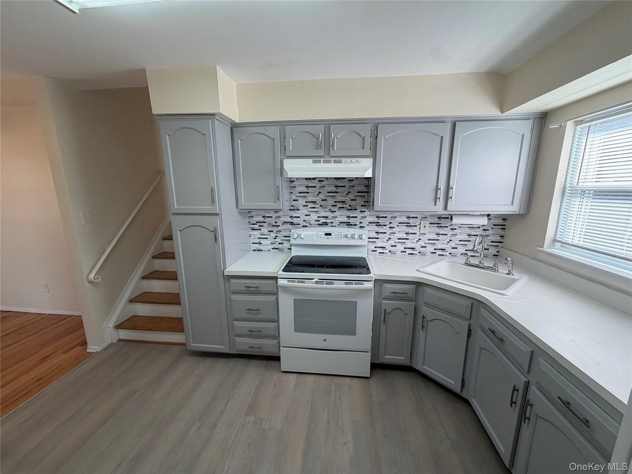 16411 95th St - Photo 4 of 18