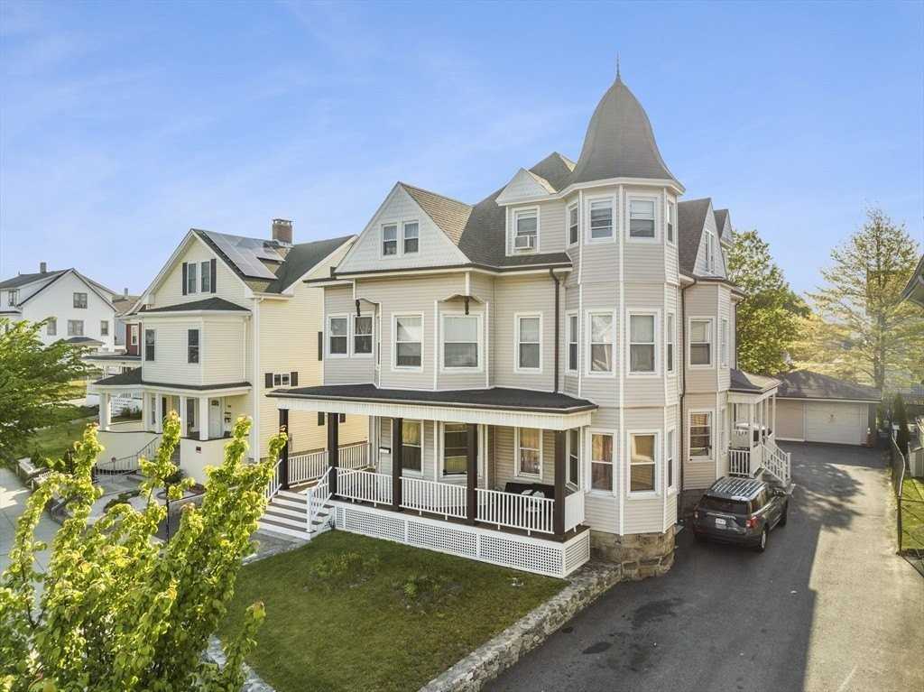 974 Plymouth Ave Apt 3 #3