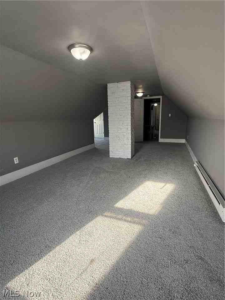 10527 Earle Ave Apt 2 #2 - Photo 3 of 14