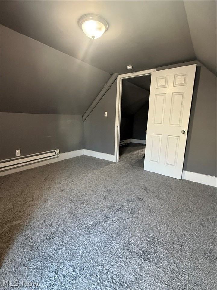 10527 Earle Ave Apt 2 #2 - Photo 5 of 14