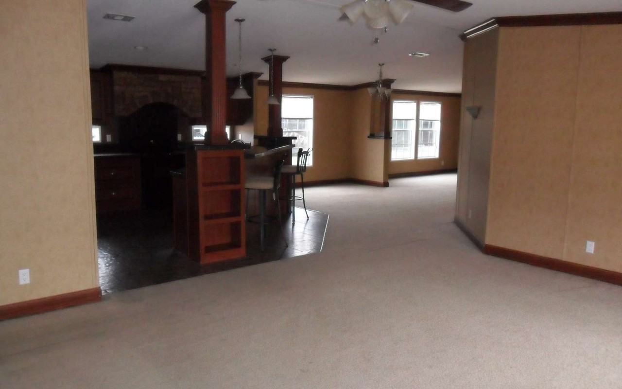 9317 W Us Highway 90 - Photo 2 of 18