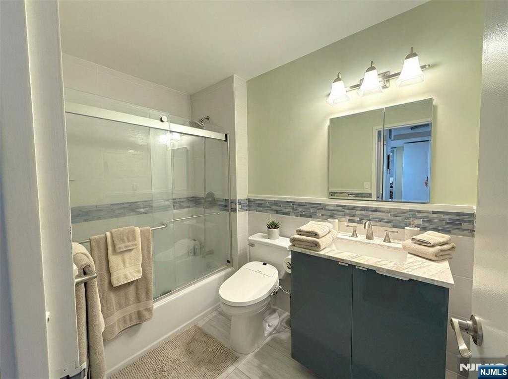 770 Anderson Ave Apt 2g - Photo 7 of 18