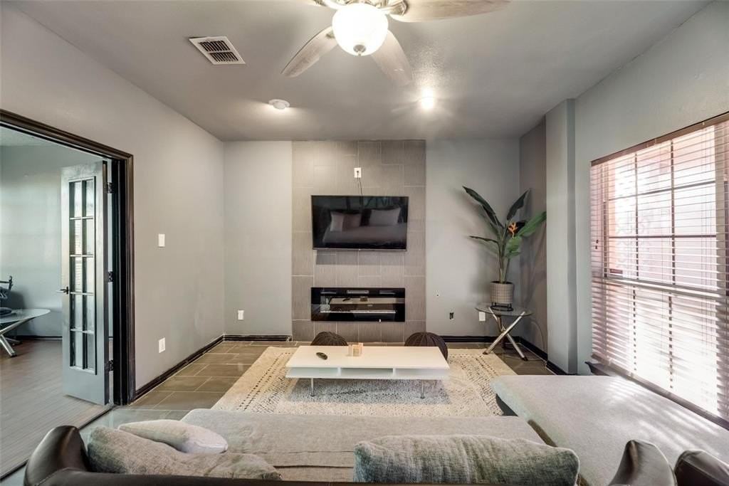 4547 Buckingham Dr - Photo 3 of 12