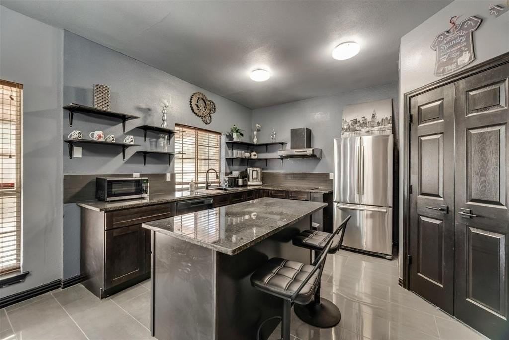 4547 Buckingham Dr - Photo 7 of 12