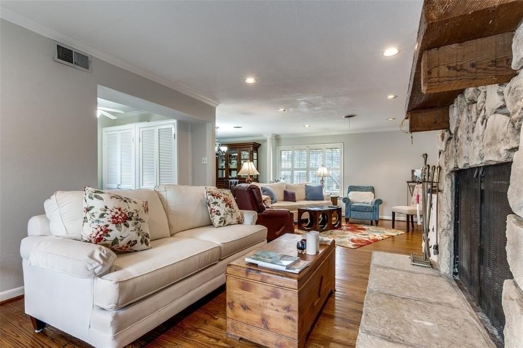 7144 Haverford Rd - Photo 3 of 14