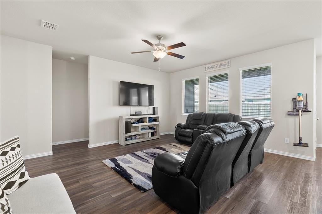 4949 Parrington Dr - Photo 3 of 35