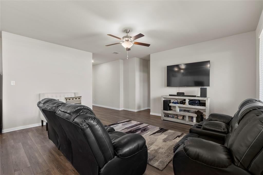 4949 Parrington Dr - Photo 5 of 35