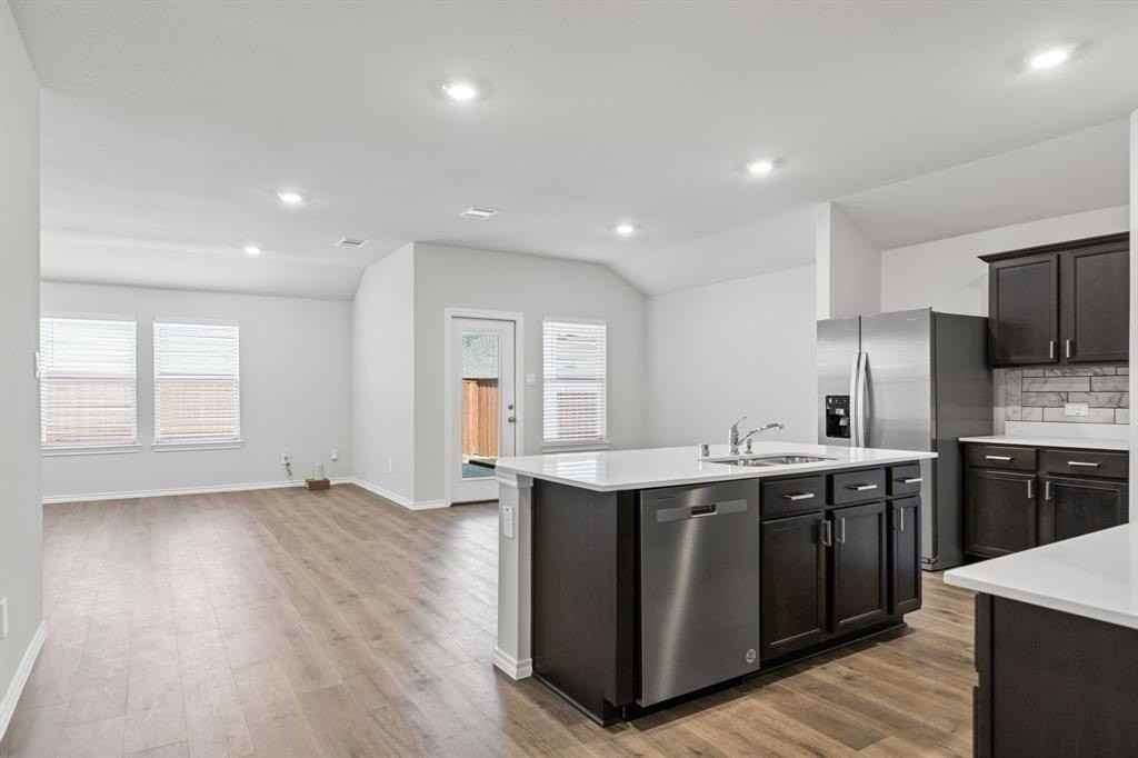 13197 Enclave Pkwy - Photo 6 of 40