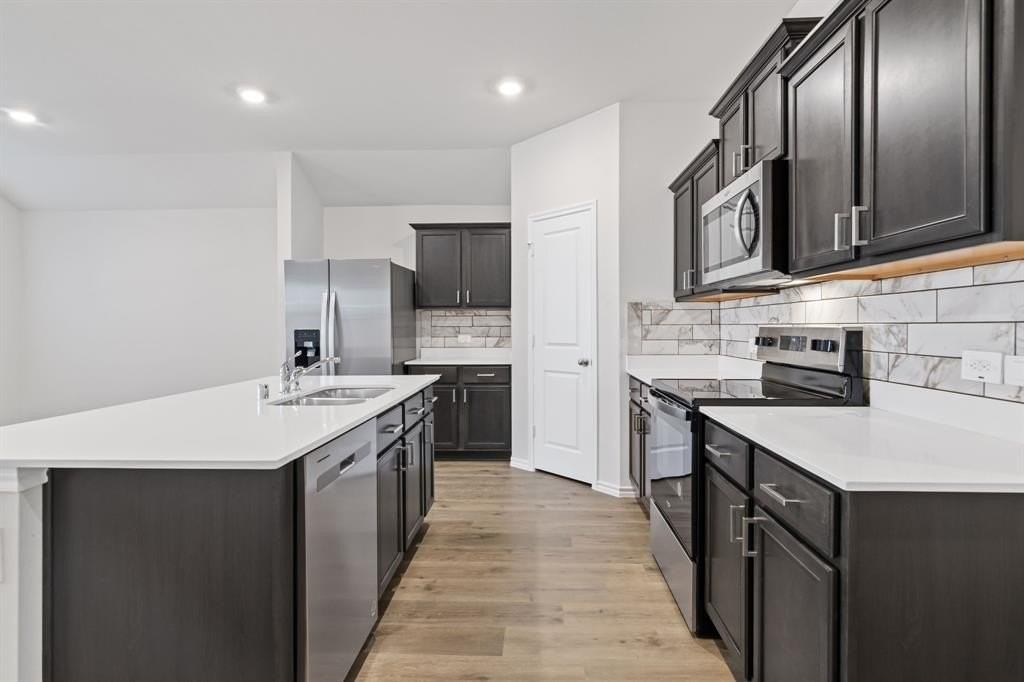 13197 Enclave Pkwy - Photo 7 of 40