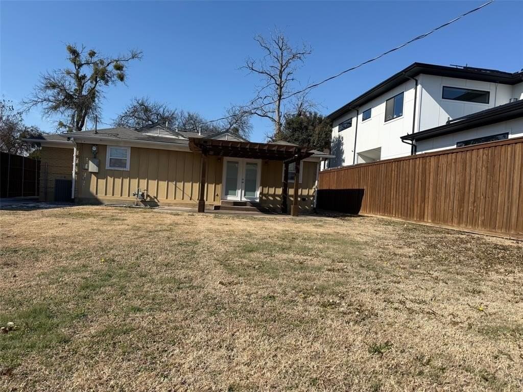 9942 Mixon Dr - Photo 3 of 10