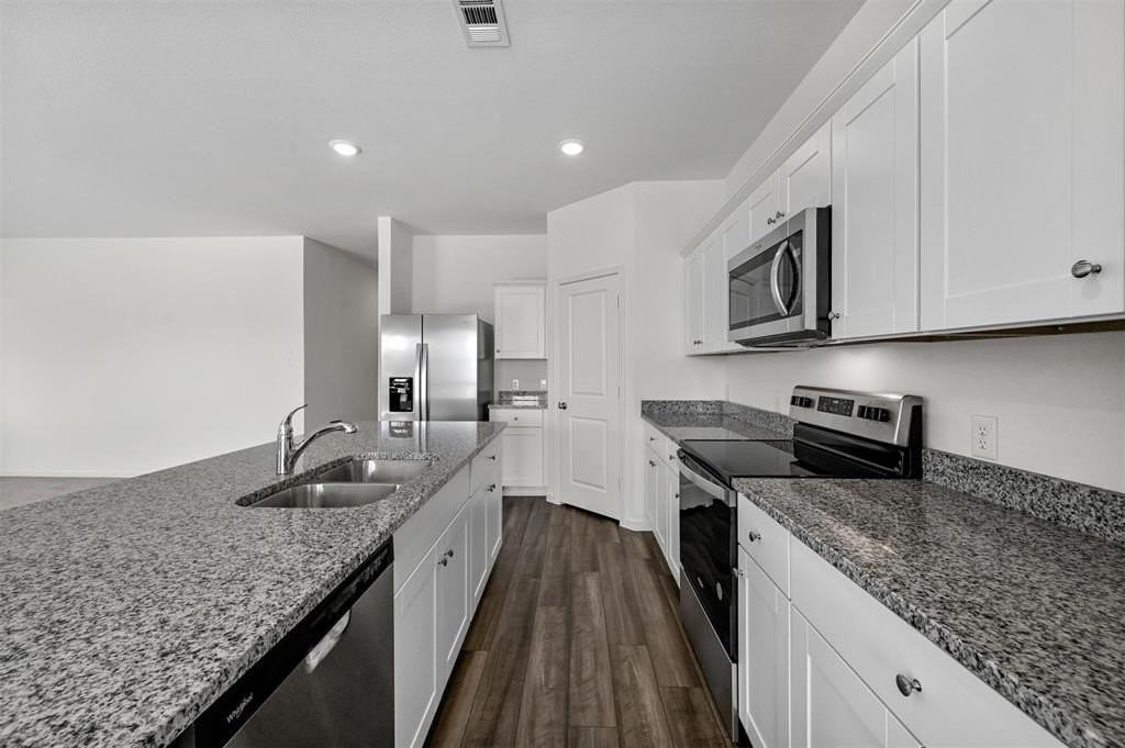 1820 Pueblo St - Photo 4 of 28