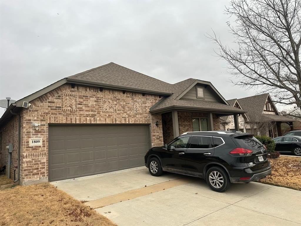 1809 Phillip Ln - Photo 2 of 18