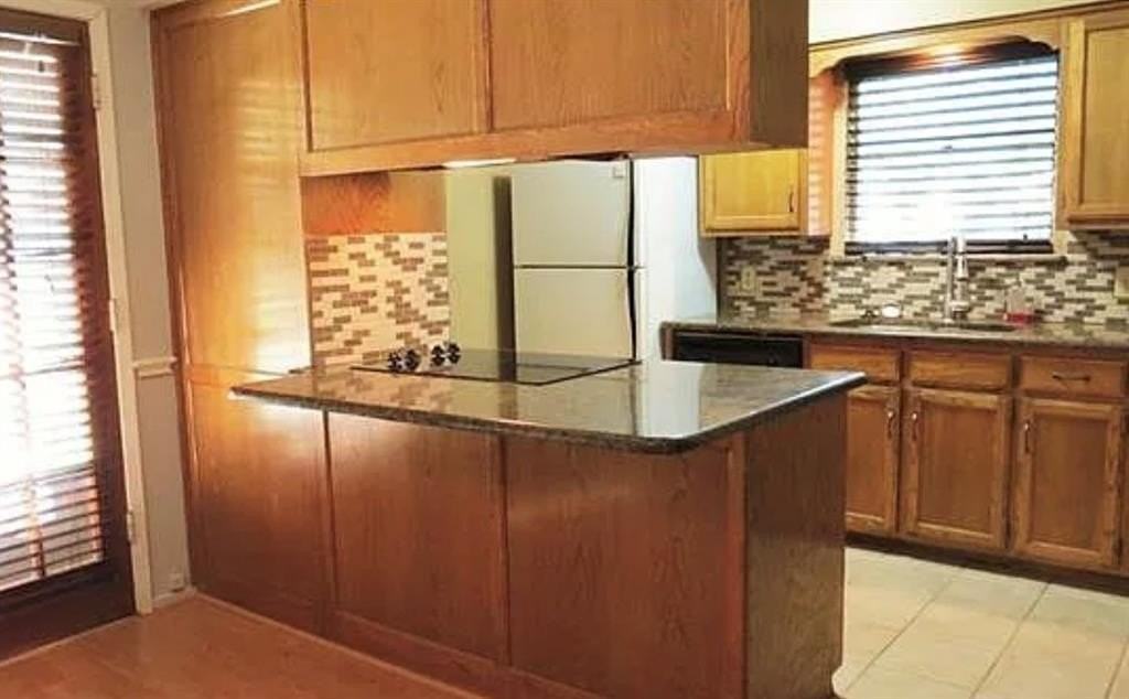 4649 Highgrove Dr - Photo 4 of 8