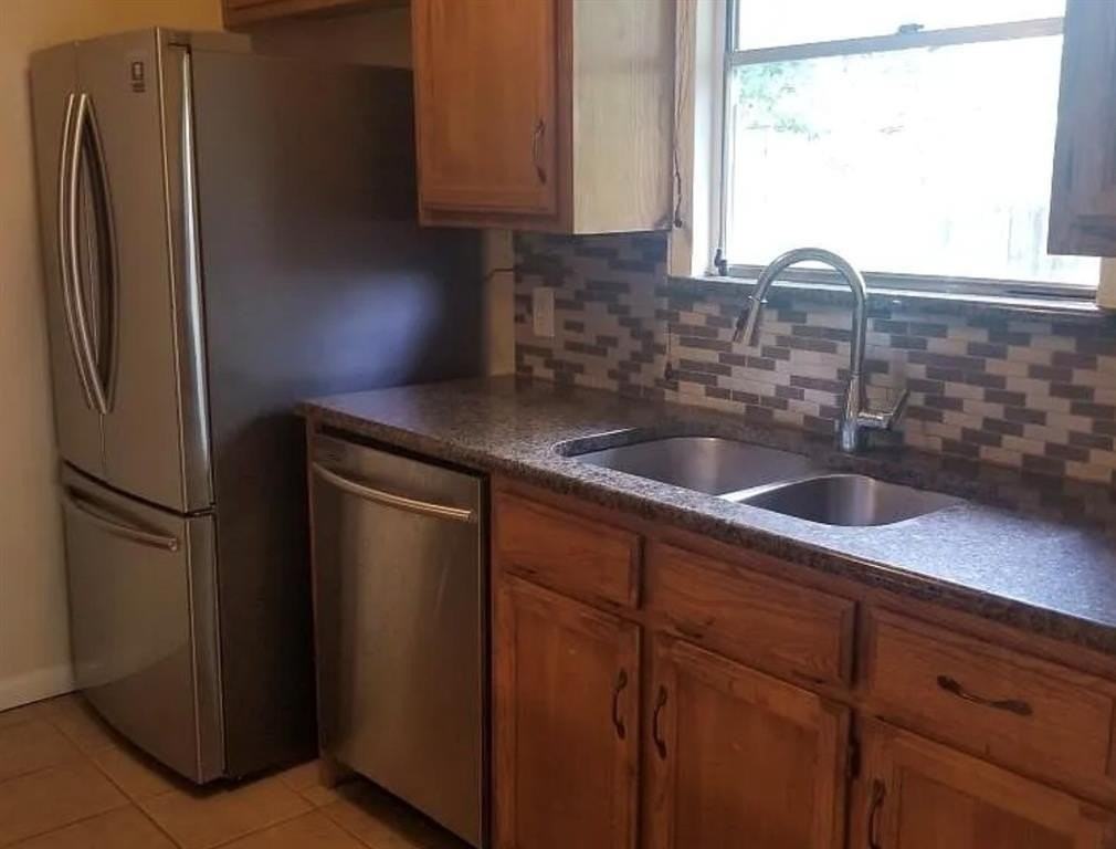 4649 Highgrove Dr - Photo 5 of 8