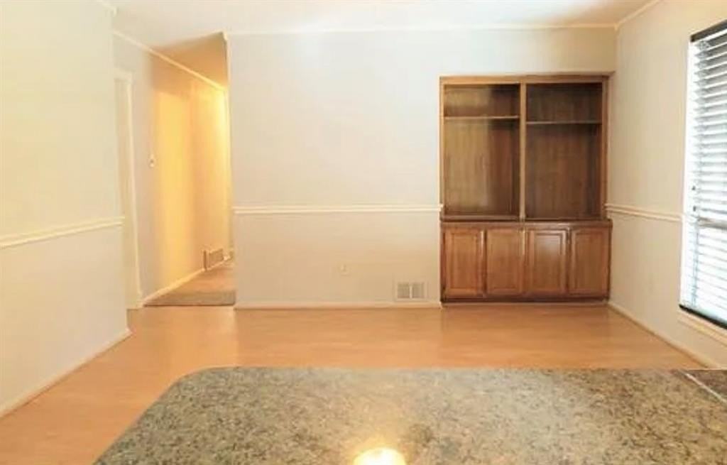 4649 Highgrove Dr - Photo 7 of 8