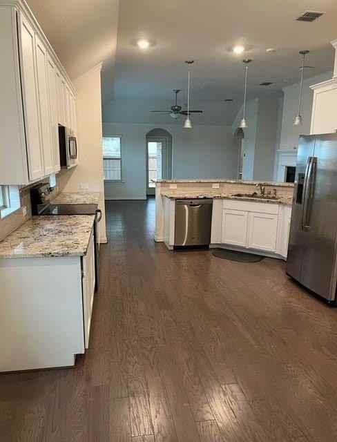 1301 Jennings Ct - Photo 3 of 8