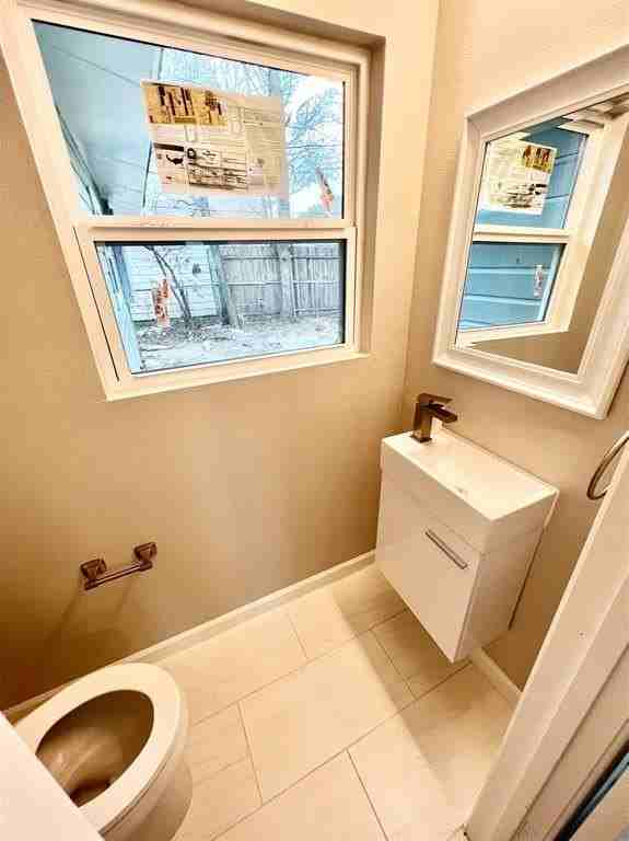 2107 Hedgerow St - Photo 4 of 12