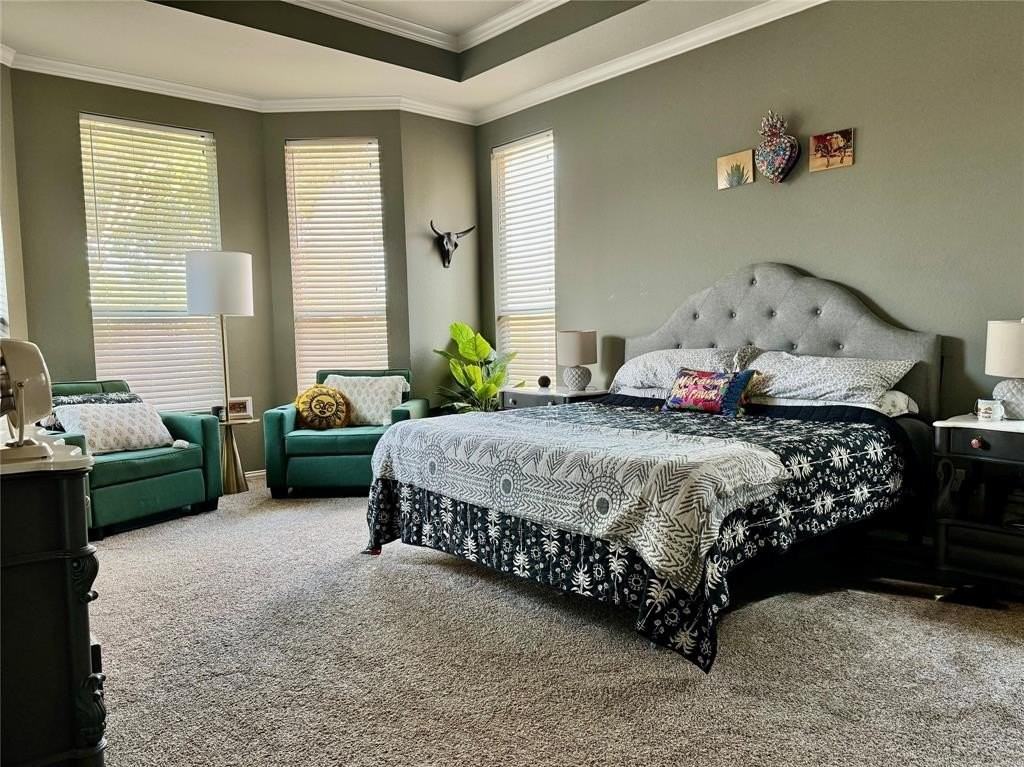 1503 Lynn Dr - Photo 4 of 37