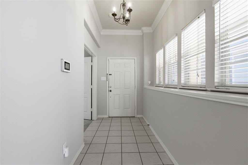 1931 Saint Simons St - Photo 3 of 39