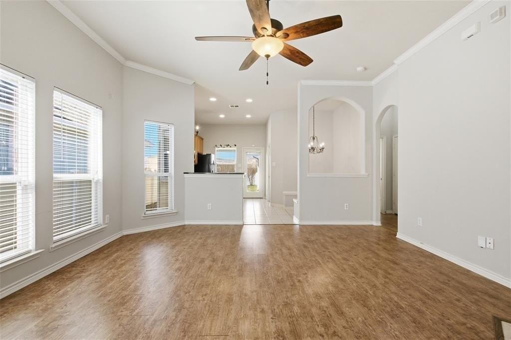 1931 Saint Simons St - Photo 4 of 39