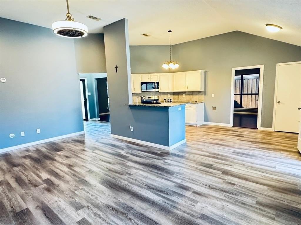 2413 University Dr - Photo 4 of 14