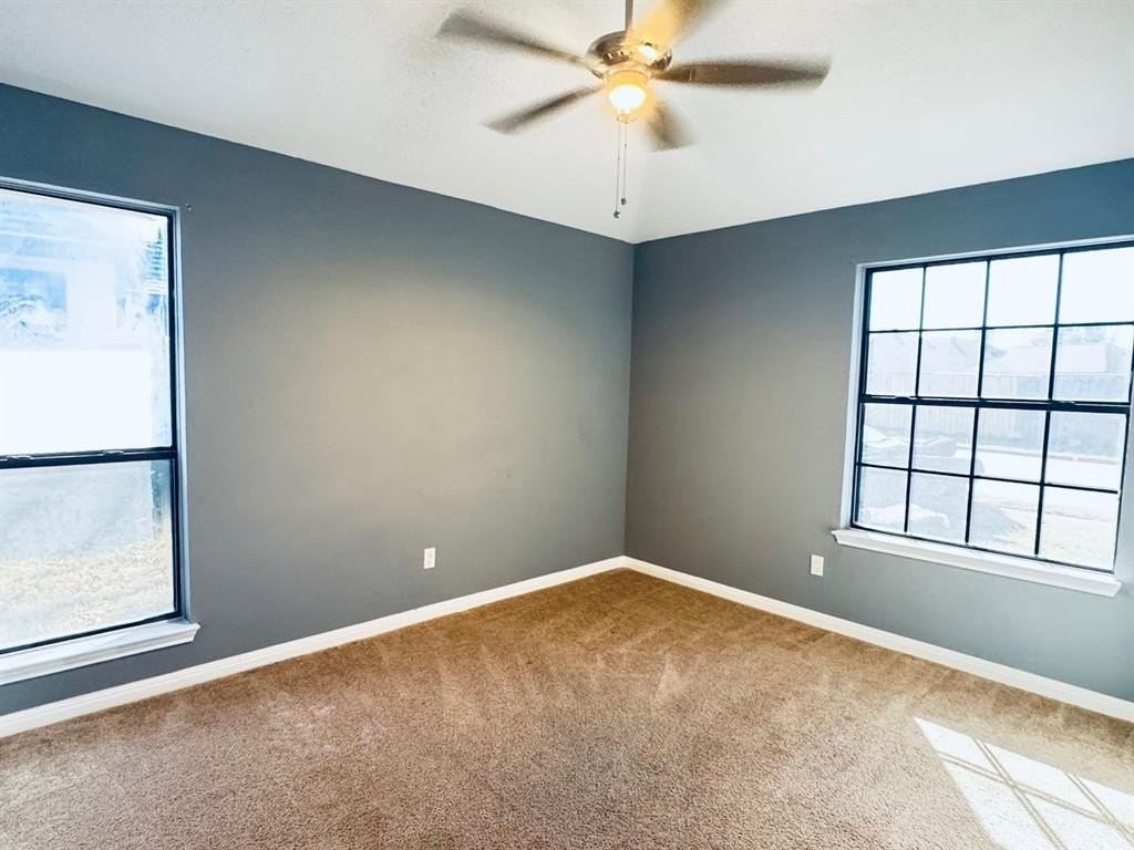 2413 University Dr - Photo 6 of 14